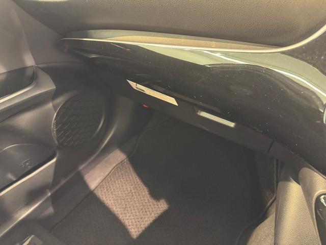 プリウス Ｓ　衝突被害軽減ブレーキ　衝突安全ボディ　ナビ　ＥＴＣ　バックカメラ　クルーズコントロール　オートマチックハイビーム　Ｂｌｕｅｔｏｏｔｈ　ＬＥＤヘッドライト（54枚目）