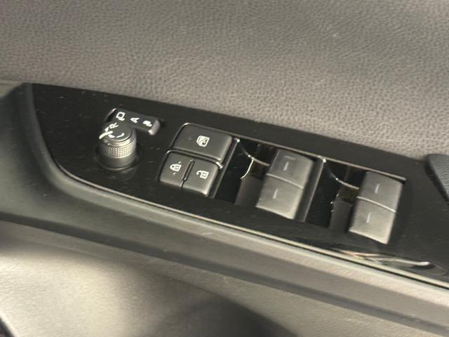 プリウス Ｓ　衝突被害軽減ブレーキ　衝突安全ボディ　ナビ　ＥＴＣ　バックカメラ　クルーズコントロール　オートマチックハイビーム　Ｂｌｕｅｔｏｏｔｈ　ＬＥＤヘッドライト（56枚目）