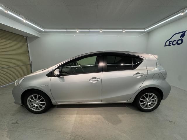 アクア G ナビ オートライト ETC プッシュスタート アルミホイール(10枚目)