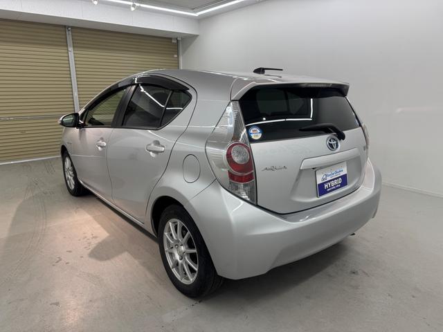 アクア G ナビ オートライト ETC プッシュスタート アルミホイール(11枚目)