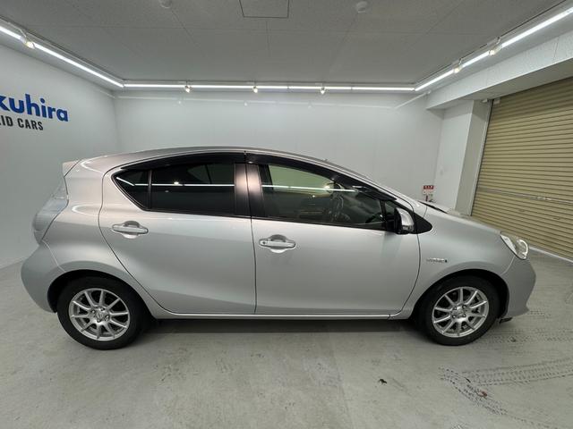 アクア G ナビ オートライト ETC プッシュスタート アルミホイール(14枚目)