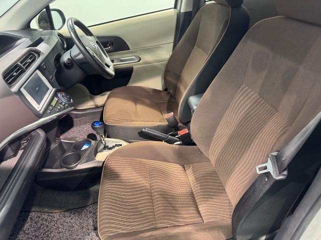 アクア G ナビ オートライト ETC プッシュスタート アルミホイール(28枚目)