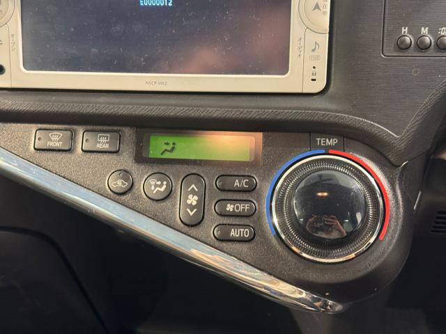 アクア G ナビ オートライト ETC プッシュスタート アルミホイール(40枚目)