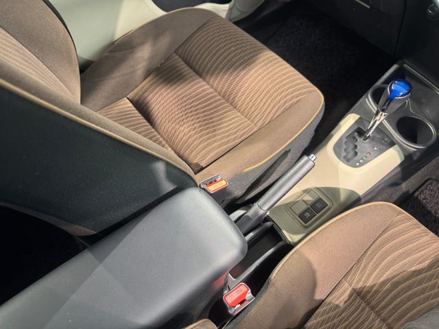 アクア G ナビ オートライト ETC プッシュスタート アルミホイール(47枚目)