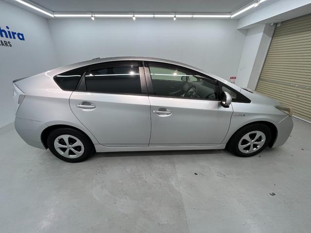 プリウス Ｓ　ナビ　ＴＶ　Ｂｌｕｅｔｈｏｏｔｈ接続　バックモニター　ＥＴＣ　ＨＩＤヘッドライト　フォグランプ　スマートキー　プッシュスタート（14枚目）