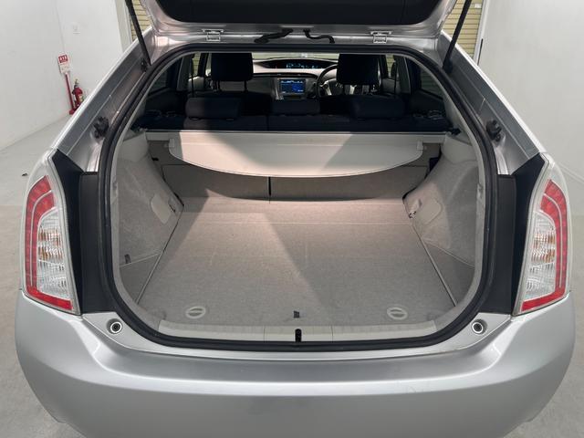 プリウス Ｓ　ナビ　ＴＶ　Ｂｌｕｅｔｈｏｏｔｈ接続　バックモニター　ＥＴＣ　ＨＩＤヘッドライト　フォグランプ　スマートキー　プッシュスタート（48枚目）