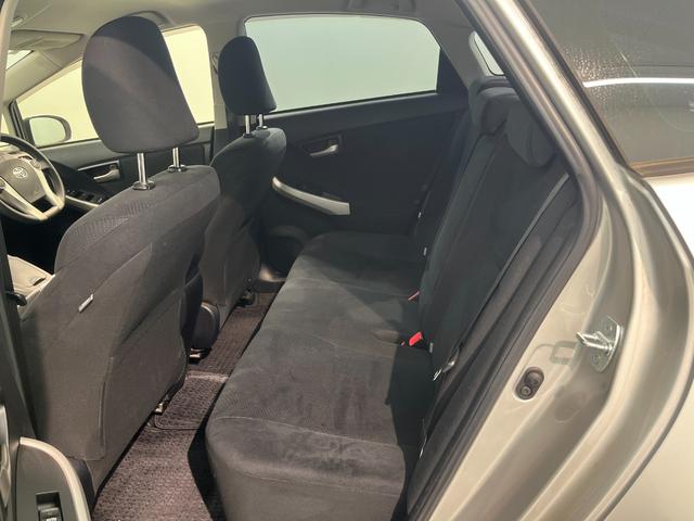 プリウス Ｓ　ナビ　ＴＶ　Ｂｌｕｅｔｈｏｏｔｈ接続　バックモニター　ＥＴＣ　ＨＩＤヘッドライト　フォグランプ　スマートキー　プッシュスタート（49枚目）