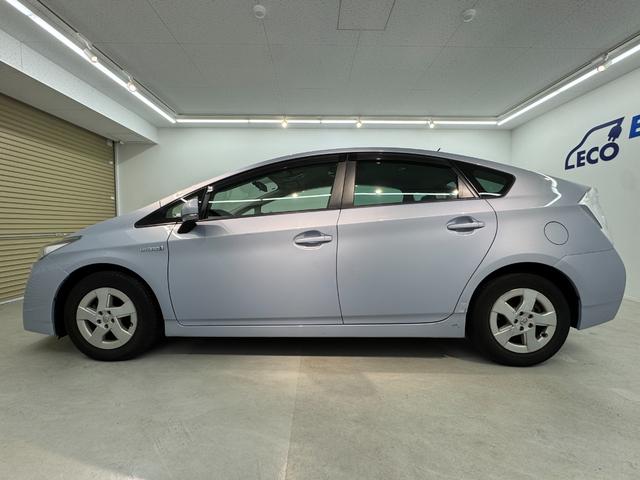 プリウス Ｓ　プラズマクラスター搭載ＬＥＤルームランプ　ワンセグＴＶ　バックカメラ　ＥＴＣ　オートライト　フロントフォグランプ　電動格納式ミラー（10枚目）