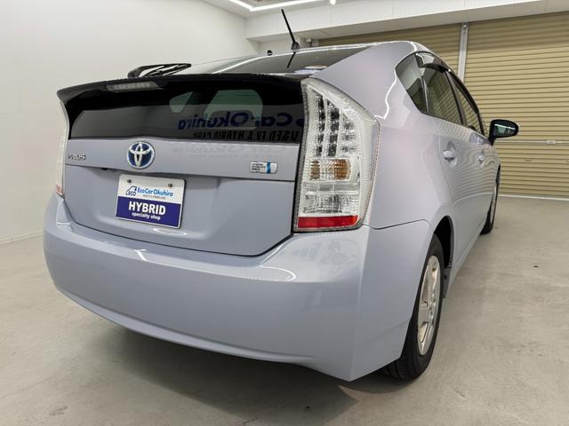 プリウス Ｓ　プラズマクラスター搭載ＬＥＤルームランプ　ワンセグＴＶ　バックカメラ　ＥＴＣ　オートライト　フロントフォグランプ　電動格納式ミラー（13枚目）