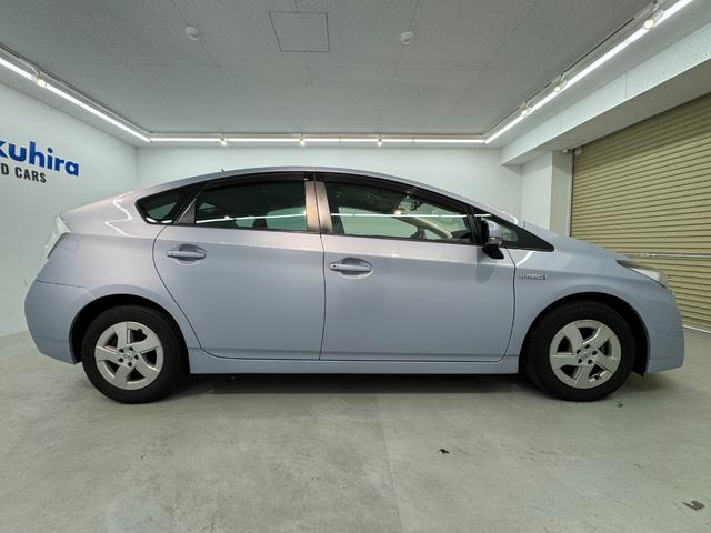 プリウス Ｓ　プラズマクラスター搭載ＬＥＤルームランプ　ワンセグＴＶ　バックカメラ　ＥＴＣ　オートライト　フロントフォグランプ　電動格納式ミラー（14枚目）