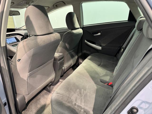 プリウス Ｓ　プラズマクラスター搭載ＬＥＤルームランプ　ワンセグＴＶ　バックカメラ　ＥＴＣ　オートライト　フロントフォグランプ　電動格納式ミラー（25枚目）