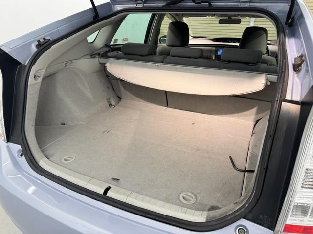 プリウス Ｓ　プラズマクラスター搭載ＬＥＤルームランプ　ワンセグＴＶ　バックカメラ　ＥＴＣ　オートライト　フロントフォグランプ　電動格納式ミラー（29枚目）