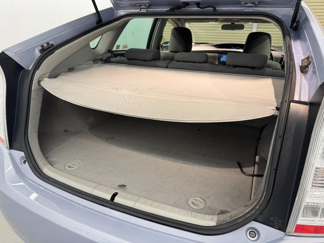 プリウス Ｓ　プラズマクラスター搭載ＬＥＤルームランプ　ワンセグＴＶ　バックカメラ　ＥＴＣ　オートライト　フロントフォグランプ　電動格納式ミラー（30枚目）