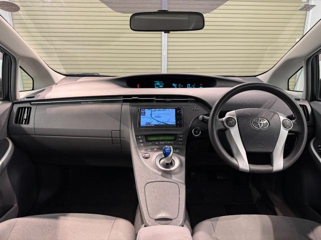 プリウス Ｓ　プラズマクラスター搭載ＬＥＤルームランプ　ワンセグＴＶ　バックカメラ　ＥＴＣ　オートライト　フロントフォグランプ　電動格納式ミラー（31枚目）