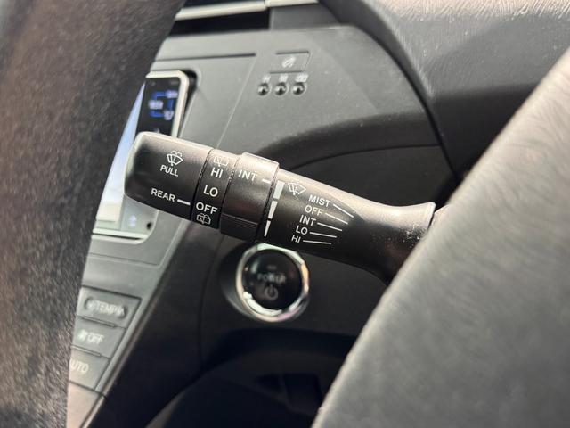 プリウス Ｓ　プラズマクラスター搭載ＬＥＤルームランプ　ワンセグＴＶ　バックカメラ　ＥＴＣ　オートライト　フロントフォグランプ　電動格納式ミラー（35枚目）