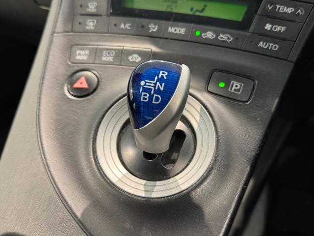 プリウス Ｓ　プラズマクラスター搭載ＬＥＤルームランプ　ワンセグＴＶ　バックカメラ　ＥＴＣ　オートライト　フロントフォグランプ　電動格納式ミラー（47枚目）