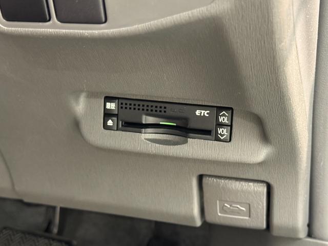 プリウス Ｓ　プラズマクラスター搭載ＬＥＤルームランプ　ワンセグＴＶ　バックカメラ　ＥＴＣ　オートライト　フロントフォグランプ　電動格納式ミラー（55枚目）
