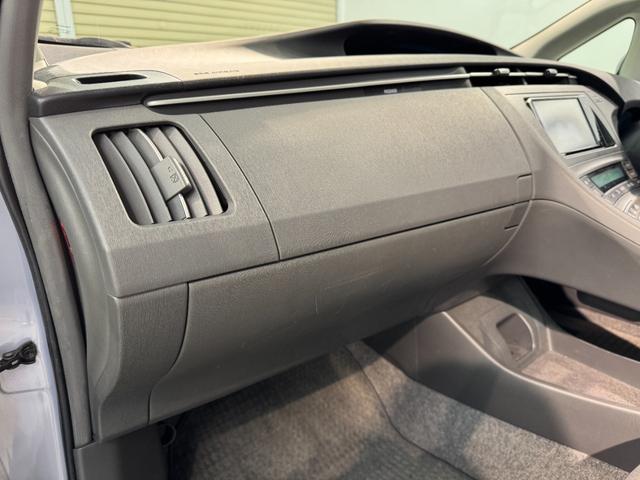 プリウス Ｓ　プラズマクラスター搭載ＬＥＤルームランプ　ワンセグＴＶ　バックカメラ　ＥＴＣ　オートライト　フロントフォグランプ　電動格納式ミラー（57枚目）