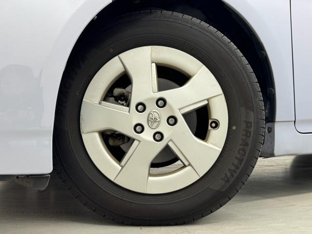 プリウス Ｓ　プラズマクラスター搭載ＬＥＤルームランプ　ワンセグＴＶ　バックカメラ　ＥＴＣ　オートライト　フロントフォグランプ　電動格納式ミラー（66枚目）