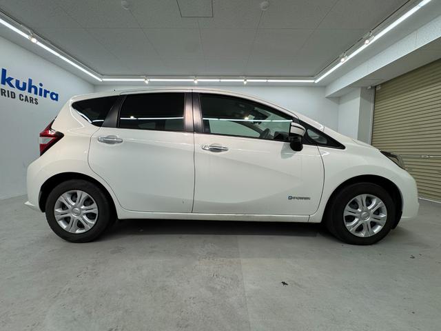 ノート ｅ－パワー　Ｂ　社外ナビ　ワンセグＴＶ　デジタルインナーミラー　アラウンドビューモニター　Ｂｌｕｅｔｏｏｔｈ接続　ＥＴＣ　横滑り防止装置　オートライト（14枚目）