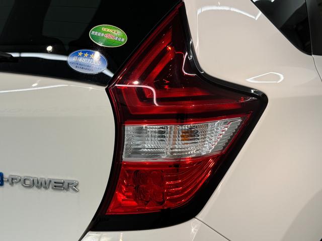 ノート ｅ－パワー　Ｂ　社外ナビ　ワンセグＴＶ　デジタルインナーミラー　アラウンドビューモニター　Ｂｌｕｅｔｏｏｔｈ接続　ＥＴＣ　横滑り防止装置　オートライト（61枚目）