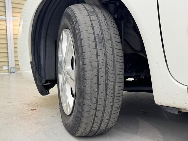 ノート ｅ－パワー　Ｂ　社外ナビ　ワンセグＴＶ　デジタルインナーミラー　アラウンドビューモニター　Ｂｌｕｅｔｏｏｔｈ接続　ＥＴＣ　横滑り防止装置　オートライト（63枚目）