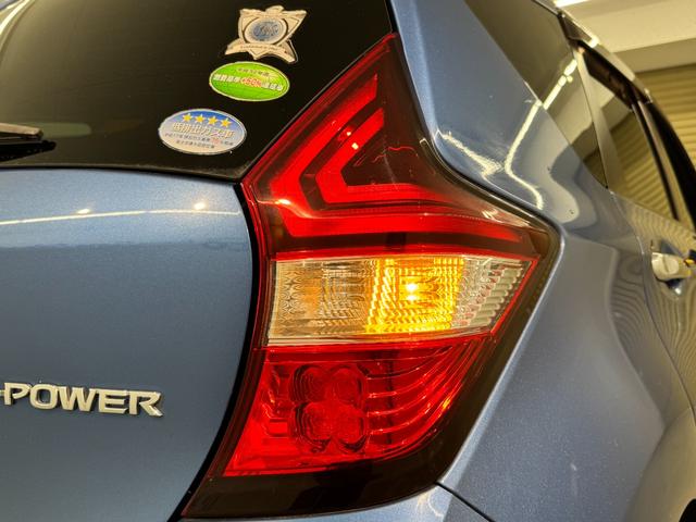 ノート e-パワー X アラウンドビューモニター エマージェンシーブレーキ インテリジェントキー レーンキープアシスト 横滑り防止装置 前方ドライブレコーダー(55枚目)