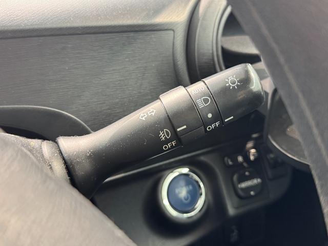 アクア Ｓ　純正ナビ　フルセグＴＶ　バックカメラ　ＥＴＣ　フロントフォグランプ　オートライト　ステアリングスイッチ　エコモード　ＥＶモード（35枚目）