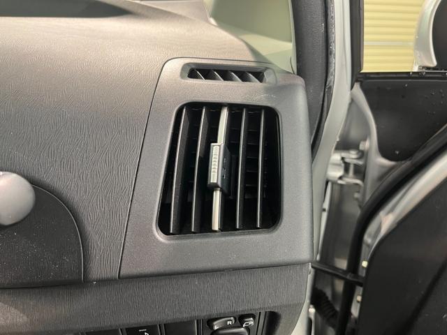 プリウス S 純正ナビ TV バックカメラ HIDヘッドライト スマートキー プッシュスタート フォグランプ パワーステーション パワーウィンドウ(28枚目)