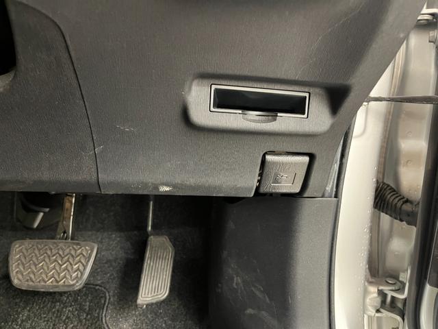 プリウス S 純正ナビ TV バックカメラ HIDヘッドライト スマートキー プッシュスタート フォグランプ パワーステーション パワーウィンドウ(30枚目)