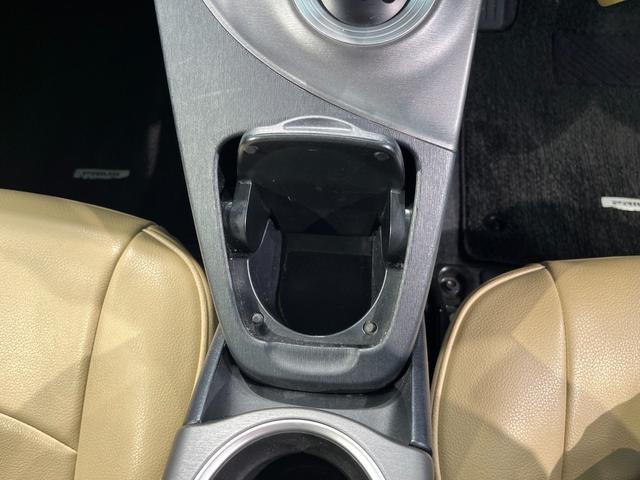 プリウス S 純正ナビ TV バックカメラ HIDヘッドライト スマートキー プッシュスタート フォグランプ パワーステーション パワーウィンドウ(36枚目)