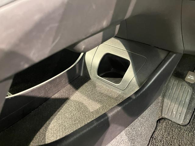 プリウス S 純正ナビ TV バックカメラ HIDヘッドライト スマートキー プッシュスタート フォグランプ パワーステーション パワーウィンドウ(37枚目)
