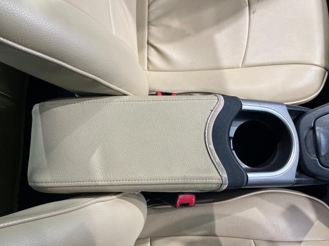 プリウス S 純正ナビ TV バックカメラ HIDヘッドライト スマートキー プッシュスタート フォグランプ パワーステーション パワーウィンドウ(38枚目)