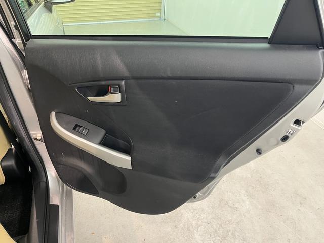 プリウス S 純正ナビ TV バックカメラ HIDヘッドライト スマートキー プッシュスタート フォグランプ パワーステーション パワーウィンドウ(57枚目)