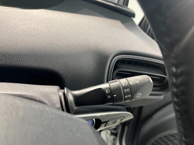 プリウス Sセーフティプラス トヨタ純正ナビ TV Bluetooth接続 バックカメラ ビルトインETC LEDヘッドライト スマートキー レーダークルーズコントロール(24枚目)