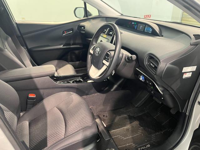 プリウス Sセーフティプラス トヨタ純正ナビ TV Bluetooth接続 バックカメラ ビルトインETC LEDヘッドライト スマートキー レーダークルーズコントロール(41枚目)