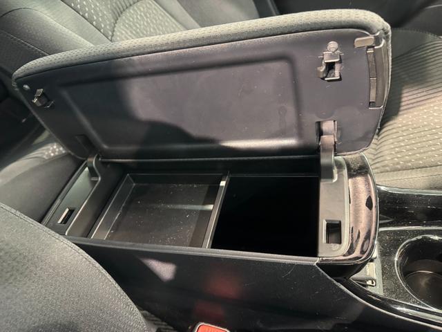 プリウス Sセーフティプラス ナビ フルセグTV Bluetooth接続 バックカメラ ETC ドライブレコーダー LEDヘッドライト フォグランプ レーダークルーズコントロール(41枚目)