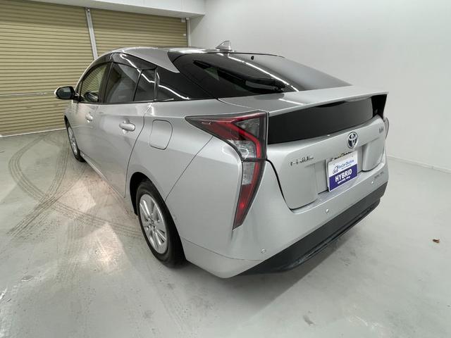 プリウス Sセーフティプラス 純正ナビ フルセグTV Bluetooth接続 バックカメラ ETC LEDヘッドライト フォグランプ スマートキー プッシュスタート(11枚目)