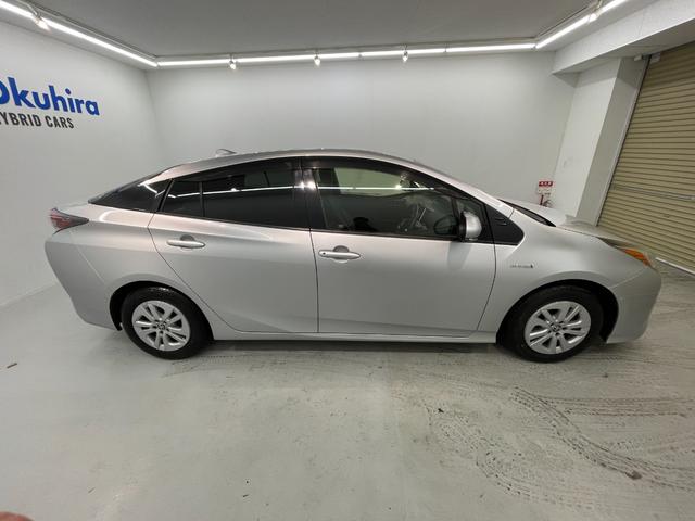 プリウス Sセーフティプラス 純正ナビ フルセグTV Bluetooth接続 バックカメラ ETC LEDヘッドライト フォグランプ スマートキー プッシュスタート(14枚目)