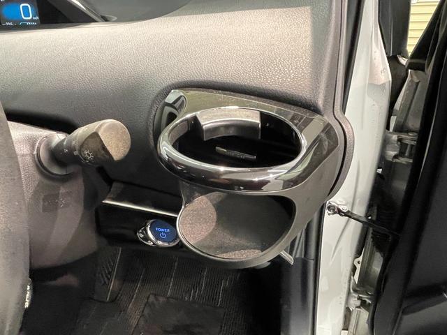 プリウス Sセーフティプラス 純正ナビ フルセグTV Bluetooth接続 バックカメラ ETC LEDヘッドライト フォグランプ スマートキー プッシュスタート(28枚目)