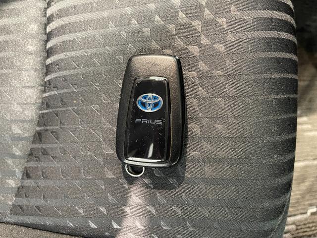 プリウス Sセーフティプラス 純正ナビ フルセグTV Bluetooth接続 バックカメラ ETC LEDヘッドライト フォグランプ スマートキー プッシュスタート(53枚目)
