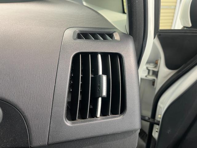 プリウス S オーディオラジオ ビルトインETC HIDヘッドライト フォグランプ スマートキー プッシュスタート パワーウィンドウ パワーステーション(28枚目)