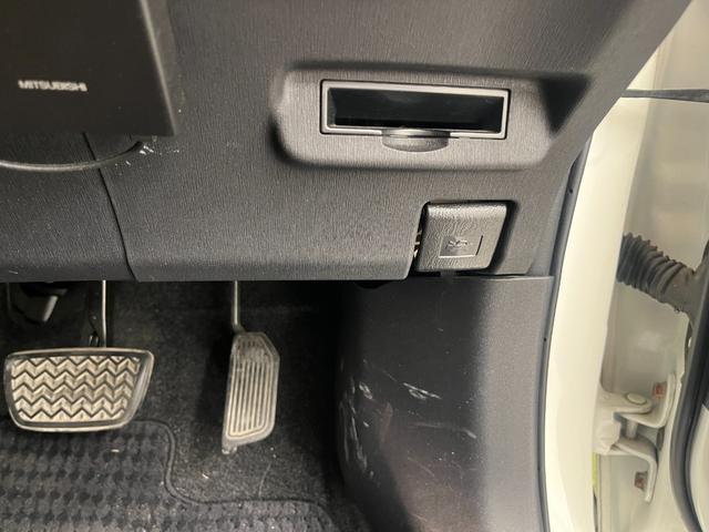 プリウス S オーディオラジオ ビルトインETC HIDヘッドライト フォグランプ スマートキー プッシュスタート パワーウィンドウ パワーステーション(30枚目)