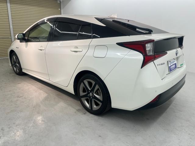 プリウス Ｓツーリングセレクション　アルパイン９インチナビ　フルセグＴＶ　Ｂｌｕｅｔｈｏｏｔｈ接続　バックカメラ　シートヒーター　ＥＴＣ　レザーシート　ドライブレコーダー　ＬＥＤヘッドライト（11枚目）