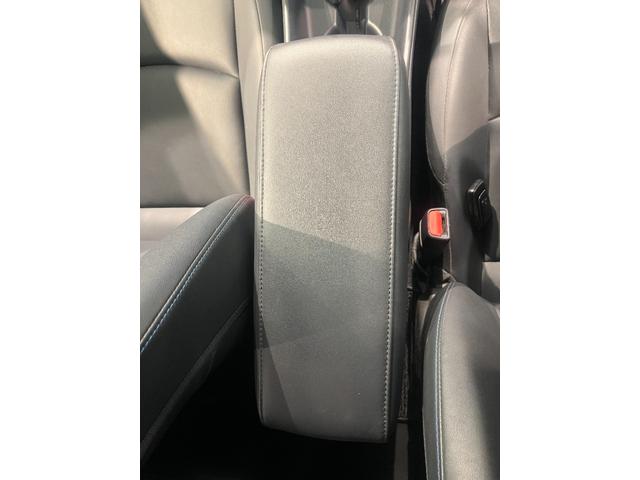 プリウス Ｓツーリングセレクション　アルパイン９インチナビ　フルセグＴＶ　Ｂｌｕｅｔｈｏｏｔｈ接続　バックカメラ　シートヒーター　ＥＴＣ　レザーシート　ドライブレコーダー　ＬＥＤヘッドライト（40枚目）