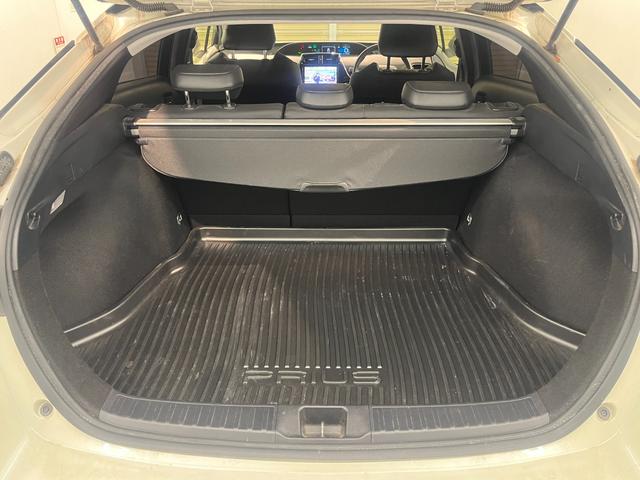 プリウス Ｓツーリングセレクション　アルパイン９インチナビ　フルセグＴＶ　Ｂｌｕｅｔｈｏｏｔｈ接続　バックカメラ　シートヒーター　ＥＴＣ　レザーシート　ドライブレコーダー　ＬＥＤヘッドライト（47枚目）