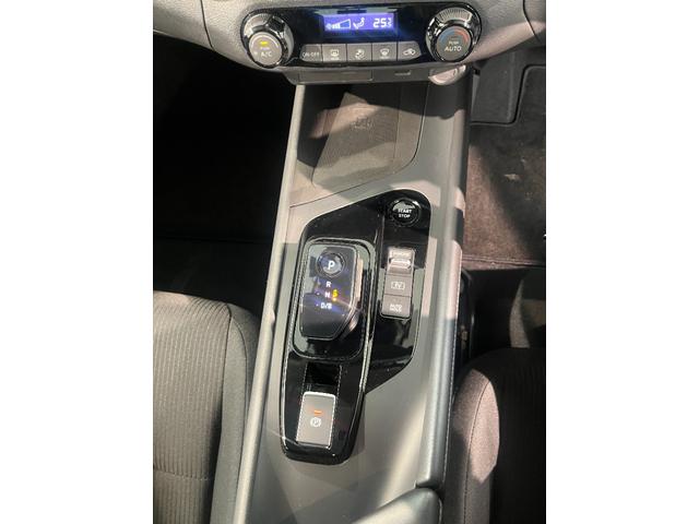 ノート Ｘ　純正９インチナビ　フルセグＴＶ　デジタルインナーミラー　　置き充電　Ｂｌｕｅｔｈｏｏｔｈ接続　ＥＴＣ　バックカメラ　アラウンドビューモニター　ＬＥＤヘッドライト　フォグランプ　ドライブレコーダー（39枚目）