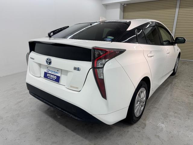 プリウス Ｓ　ナビ　ＴＶ　Ｂｌｕｅｔｈｏｏｔｈ接続　バックカメラ　ＥＴＣ　ドライブレコーダー　ＬＥＤヘッドライト　フォグランプ　スマートキー（13枚目）