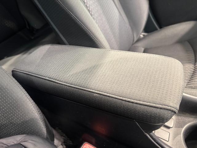 プリウス Ｓ　ナビ　ＴＶ　Ｂｌｕｅｔｈｏｏｔｈ接続　バックカメラ　ＥＴＣ　ドライブレコーダー　ＬＥＤヘッドライト　フォグランプ　スマートキー（38枚目）