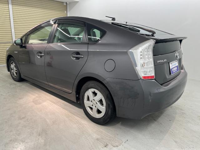 プリウス Ｓ　ＬＥＤエディション　ナビ　ワンセグＴＶ　バックカメラ　ＥＴＣ　ヘッドライトウォッシャー　ＬＥＤヘッドライト　フォグランプ　スマートキー　プッシュスタート（11枚目）